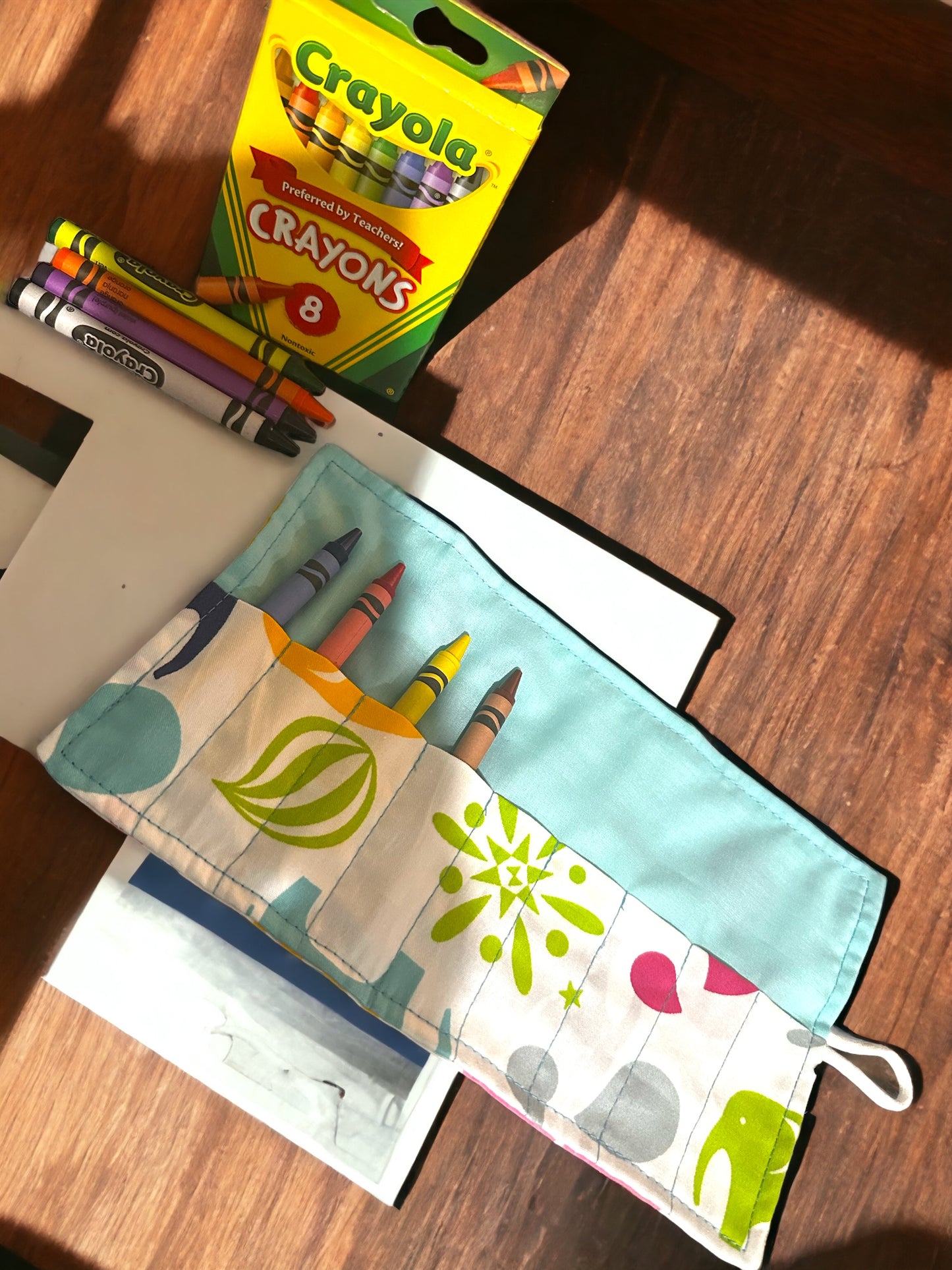 On The Go Crayons Caddy Holder roll up case color wraps, Perfect to Keep Your Kids Organized, Inspired, and Entertained -8 Crayons Included!