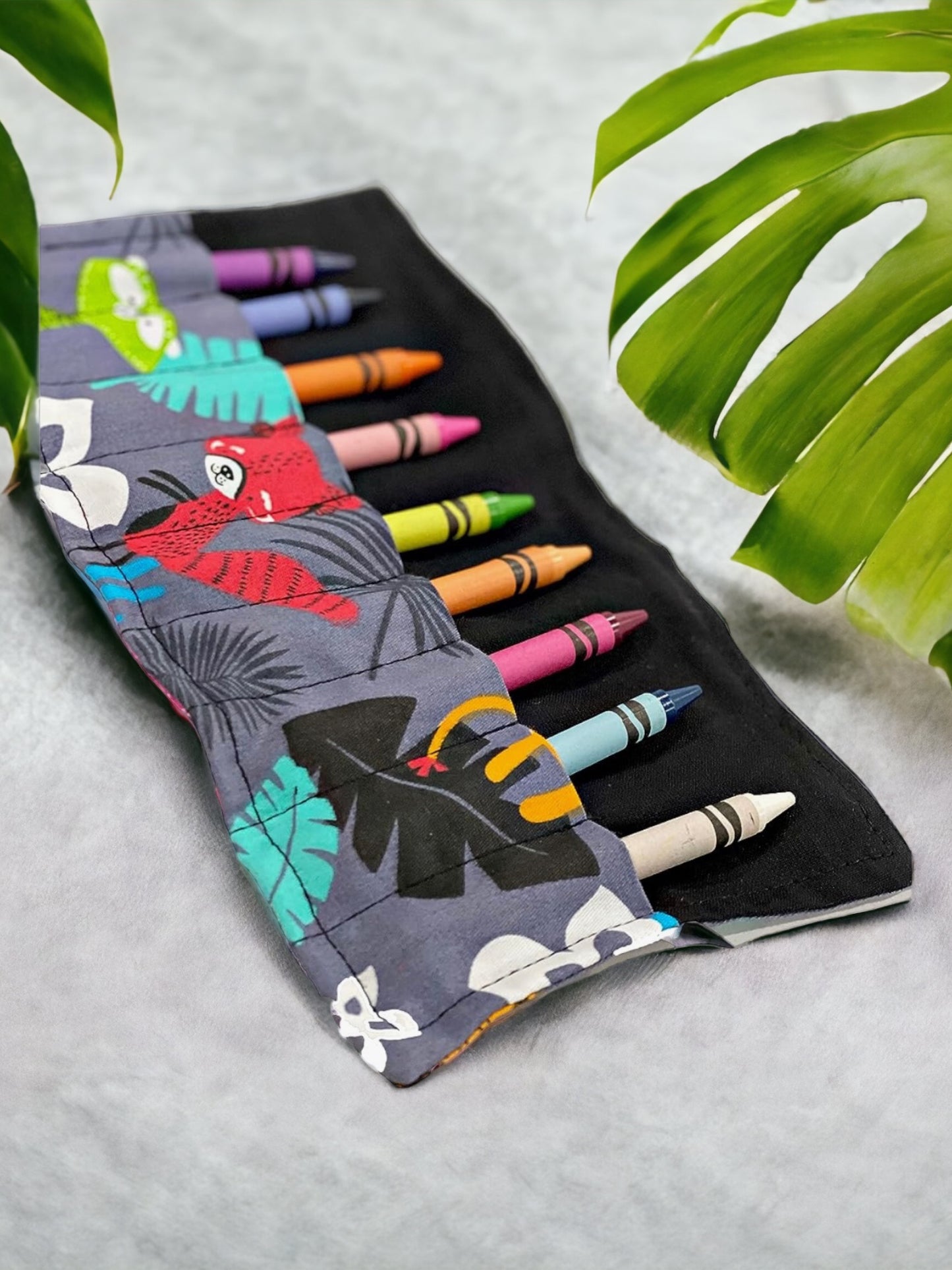 On The Go Crayons Caddy Holder roll up case color wraps, Perfect to Keep Your Kids Organized, Inspired, and Entertained -8 Crayons Included!