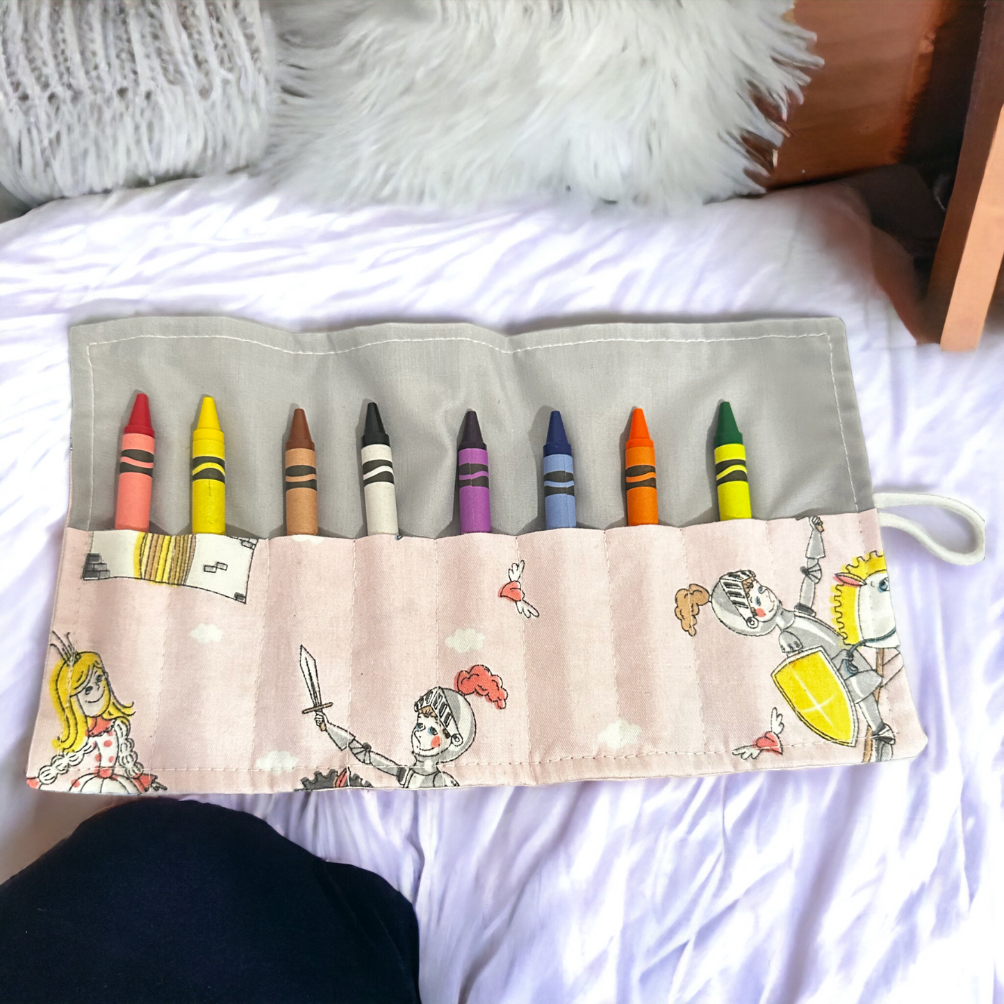 On The Go Crayons Caddy Holder roll up case color wraps, Perfect to Keep Your Kids Organized, Inspired, and Entertained -8 Crayons Included!