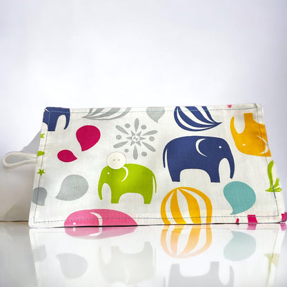 On The Go Crayons Caddy Holder roll up case color wraps, Perfect to Keep Your Kids Organized, Inspired, and Entertained -8 Crayons Included!